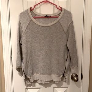 Side zip sweater/sweatshirt